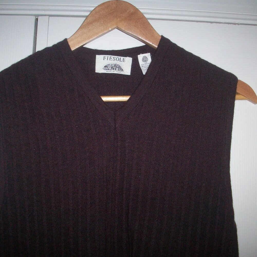 Fiesole Made in Italy Burgundy 100% Wool V-Neck Sweater Vest M MENSWEAR Flawed